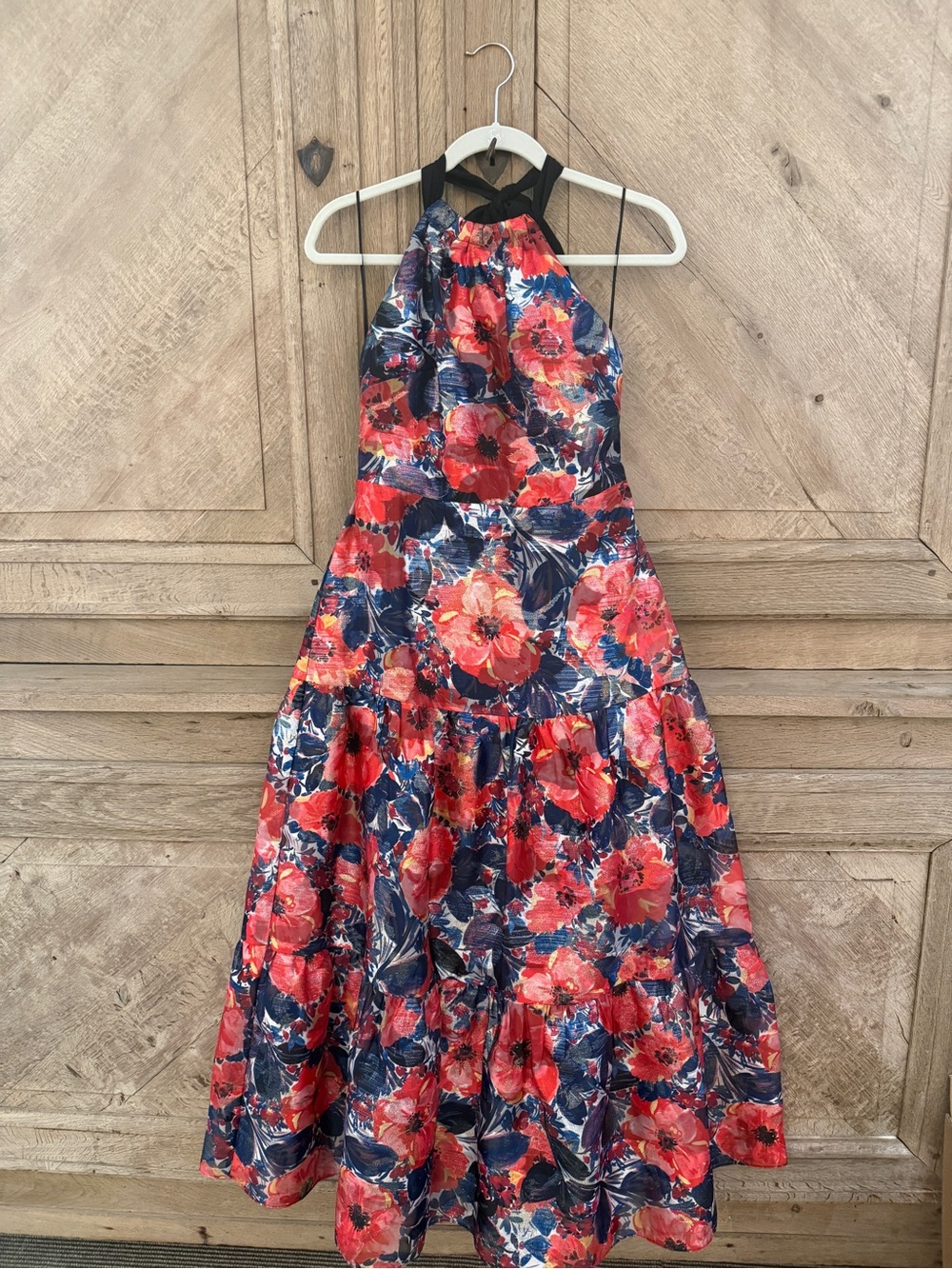 “Hayden" Watercolor Poppy Jacquard Midi
Red/Blue/Multi Floral